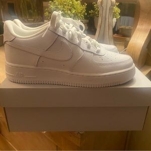 Nike Air Force 1-excellent condition